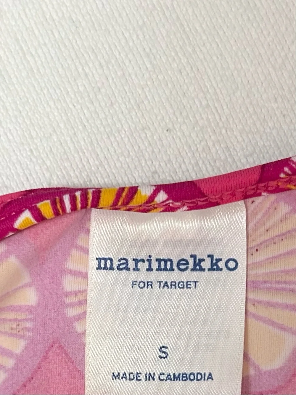 Marimekko For Target Rash Guard Girls S 6-7‎ Pink Geometric Long Sleeve Swim Top
